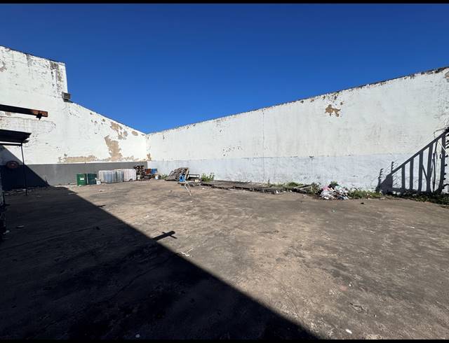 850M² WAREHOUSE TO LET IN SPRINGFIELD